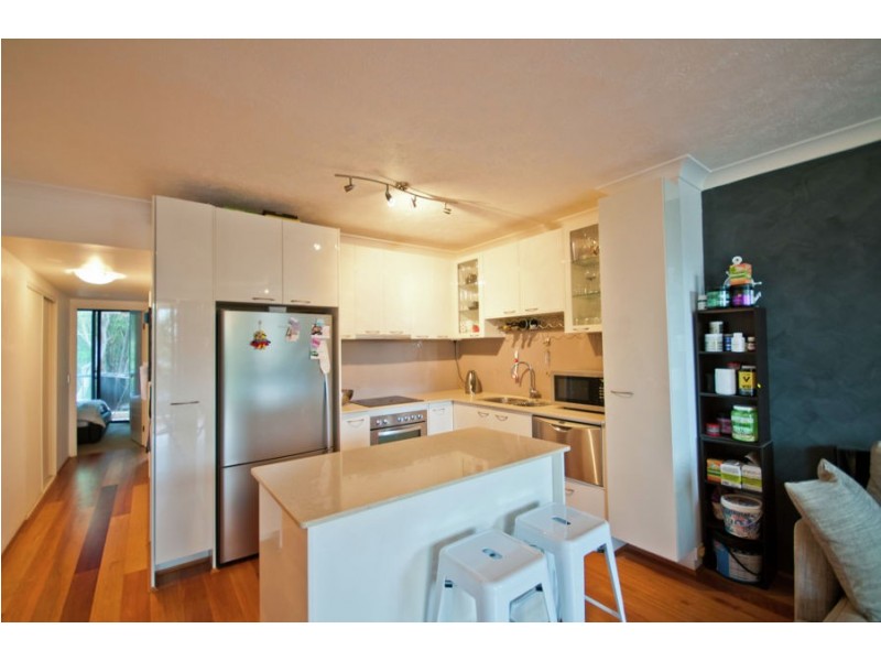 11/2 Fraser Avenue, Miami QLD 4220