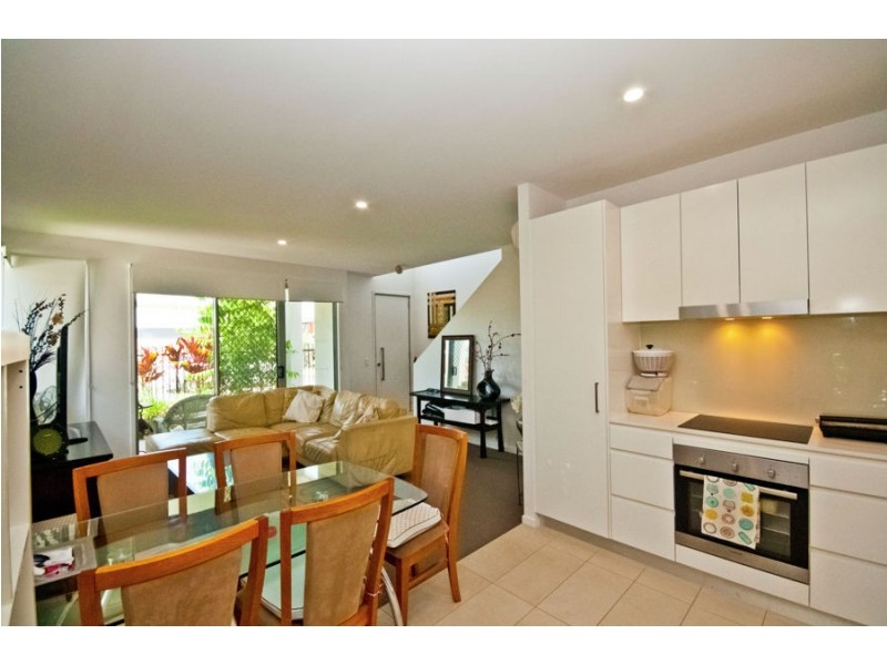 16/6-8 South Bay Drive, Varsity Lakes QLD 4227