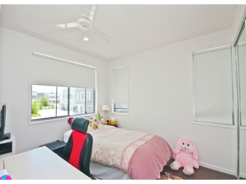 16/6-8 South Bay Drive, Varsity Lakes QLD 4227