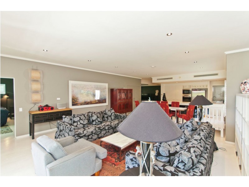 21/120 Surf Parade, Broadbeach QLD 4218