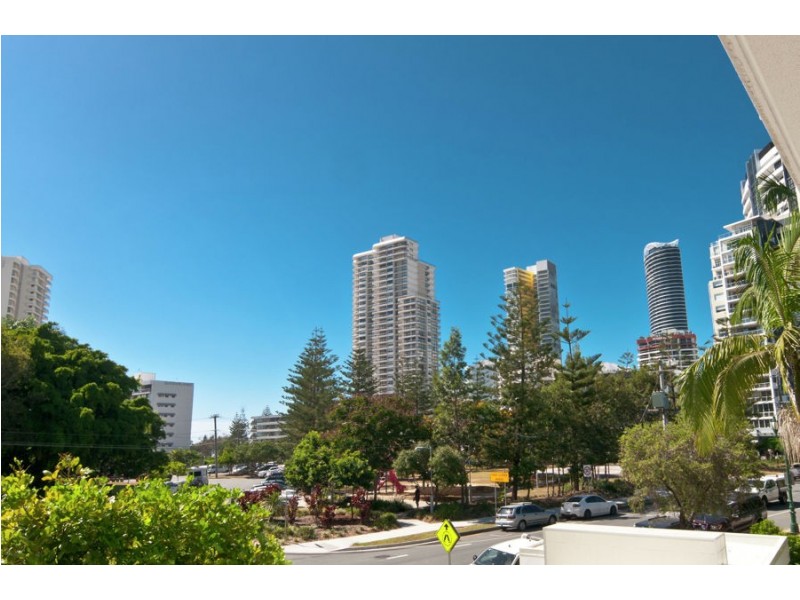 21/120 Surf Parade, Broadbeach QLD 4218