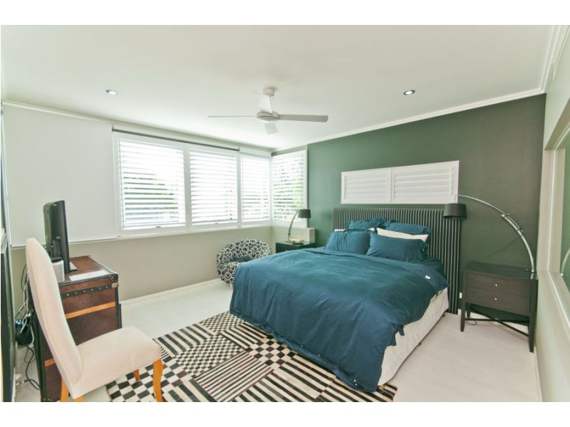 21/120 Surf Parade, Broadbeach QLD 4218