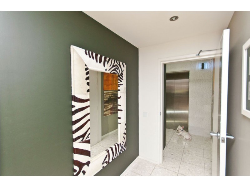 21/120 Surf Parade, Broadbeach QLD 4218