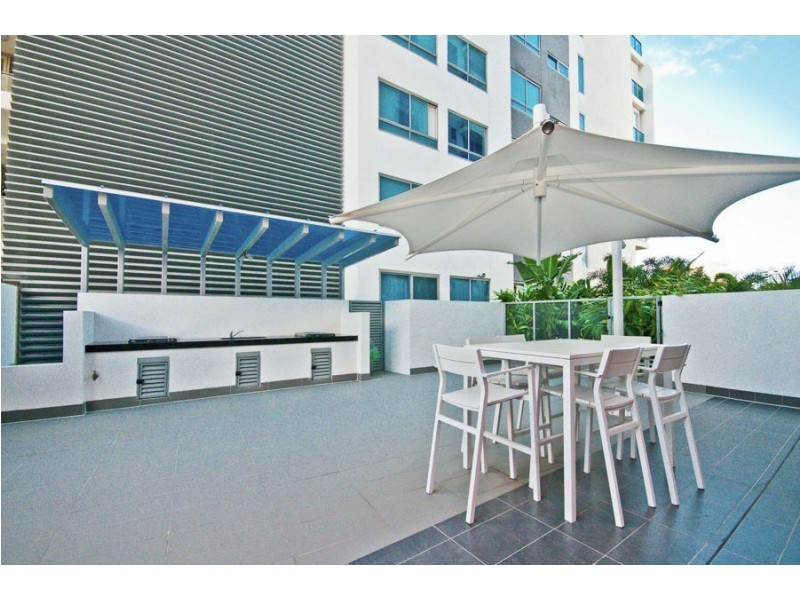 708/20 Labrador Street, Labrador QLD 4215