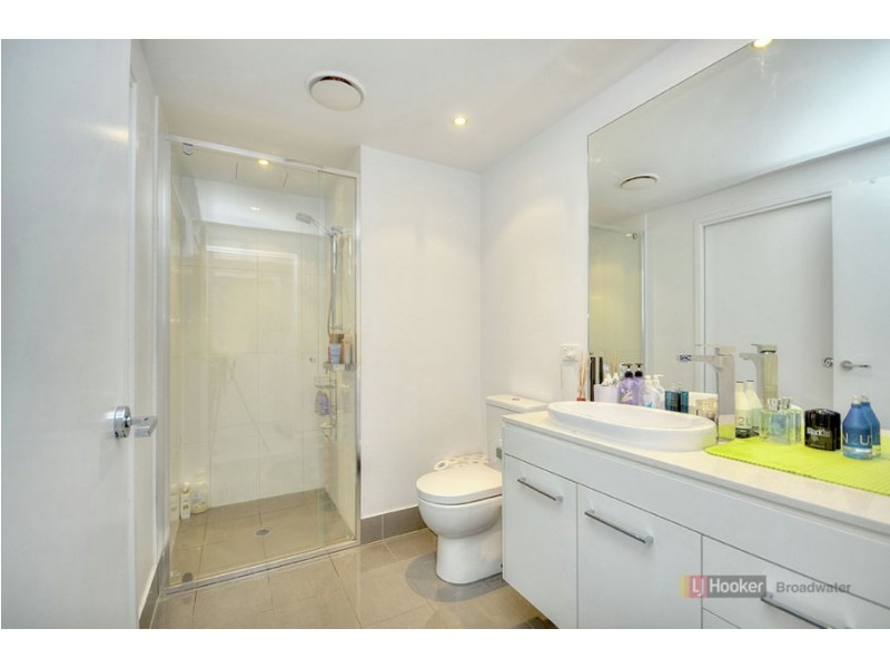 708/20 Labrador Street, Labrador QLD 4215