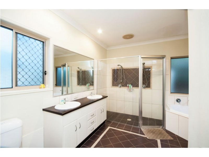 28 Hillridge Crescent, Varsity Lakes QLD 4227