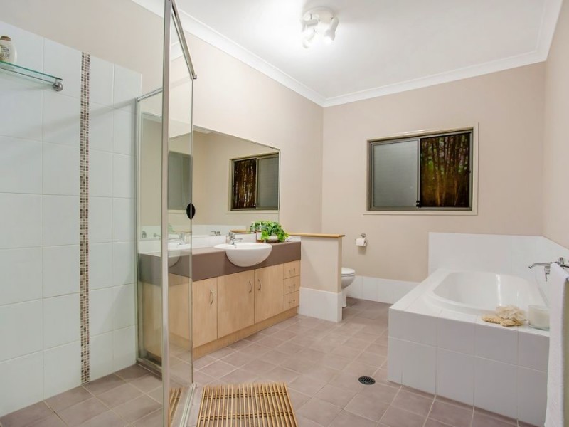 12 Boambee Court, Reedy Creek QLD 4227