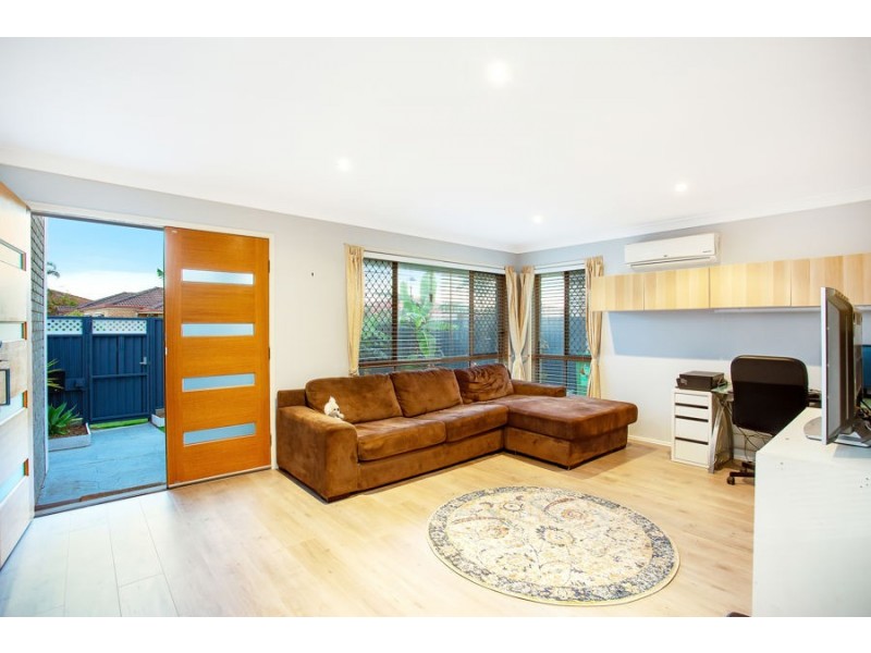 5 Illinois Court, Varsity Lakes QLD 4227