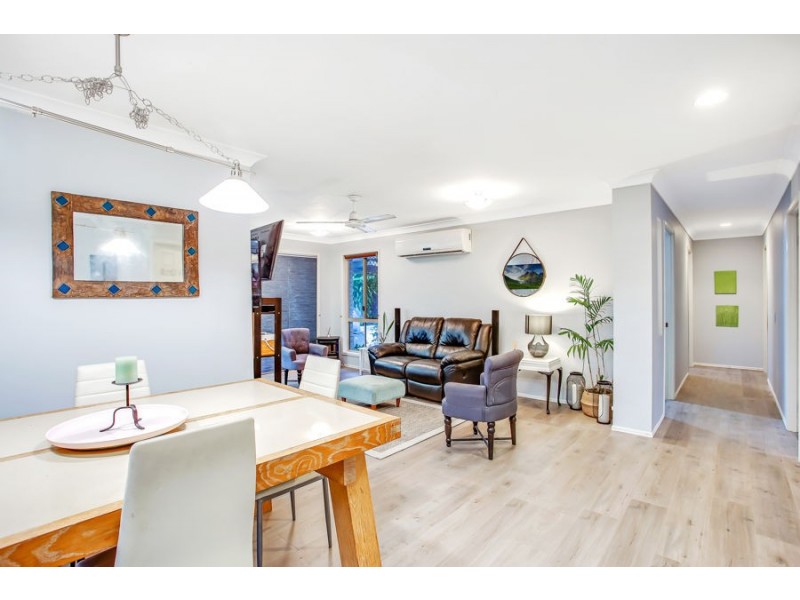 5 Illinois Court, Varsity Lakes QLD 4227