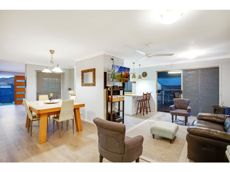 5 Illinois Court, Varsity Lakes QLD 4227