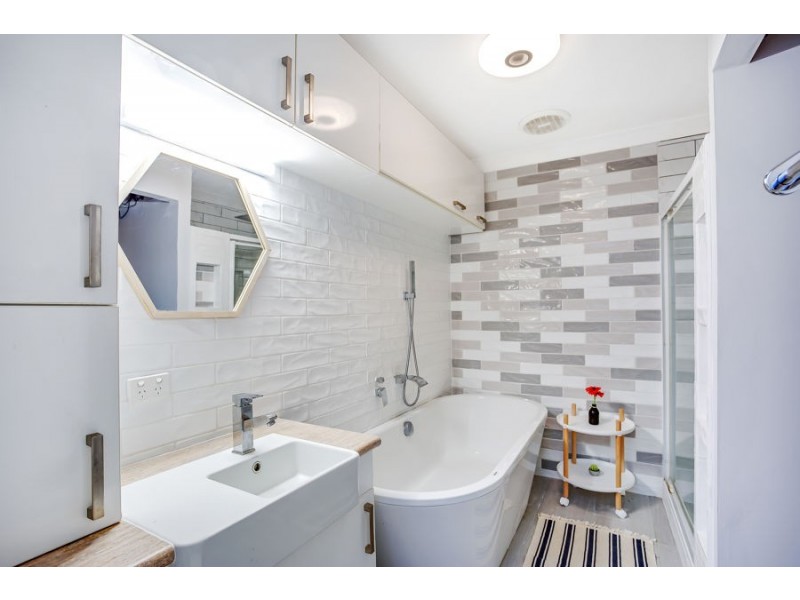 5 Illinois Court, Varsity Lakes QLD 4227