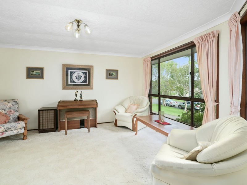 7 Honeywood Court, Burleigh Waters QLD 4220