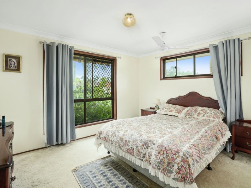 7 Honeywood Court, Burleigh Waters QLD 4220