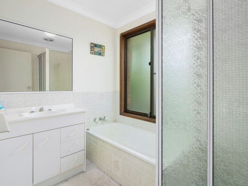 7 Honeywood Court, Burleigh Waters QLD 4220