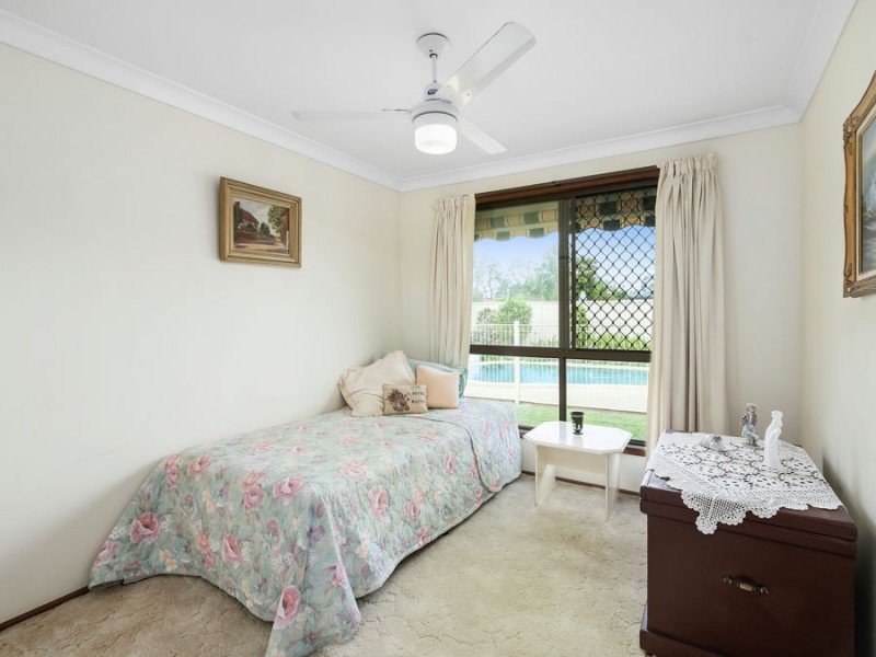 7 Honeywood Court, Burleigh Waters QLD 4220