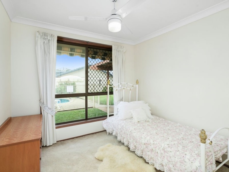 7 Honeywood Court, Burleigh Waters QLD 4220