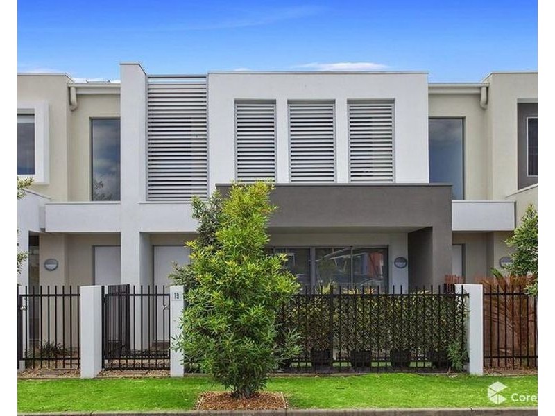 19/2 Emily Way, Varsity Lakes QLD 4227