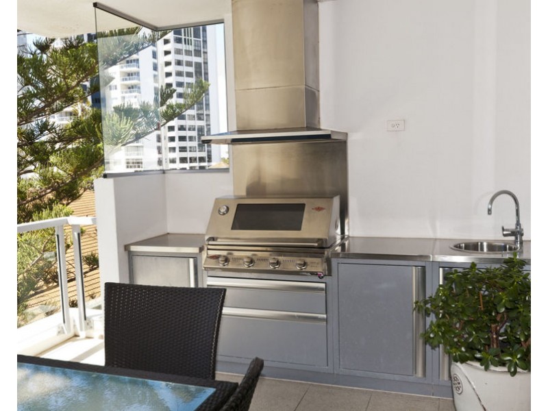 15/120 Surf Parade, Broadbeach QLD 4218