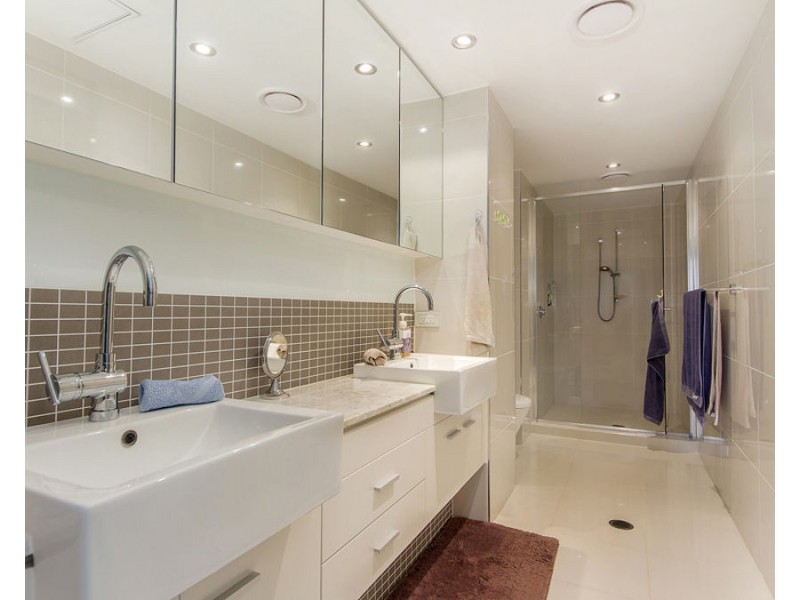 15/120 Surf Parade, Broadbeach QLD 4218