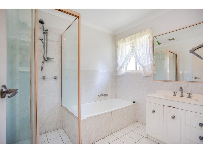 16 Westchester Court, Nerang QLD 4211
