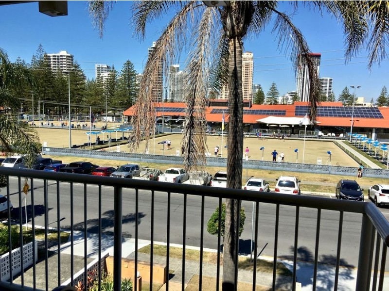 5/11 Armrick Avenue, Broadbeach QLD 4218