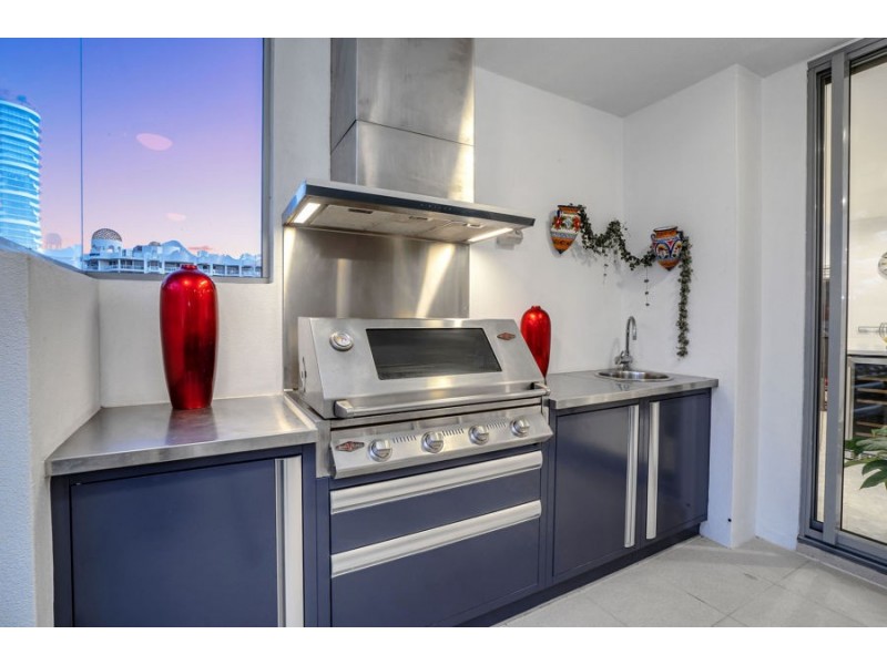 9 120 Surf Parade, Broadbeach QLD 4218