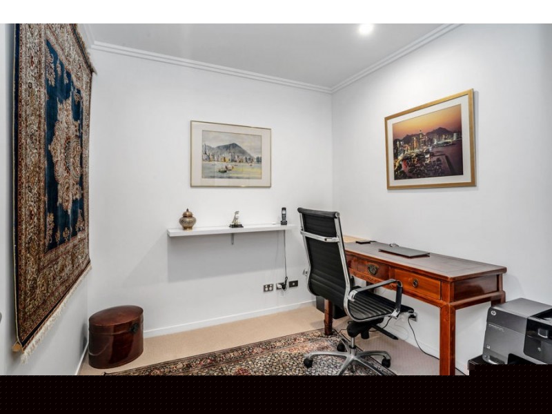 9 120 Surf Parade, Broadbeach QLD 4218