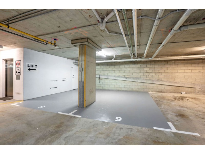 9 120 Surf Parade, Broadbeach QLD 4218