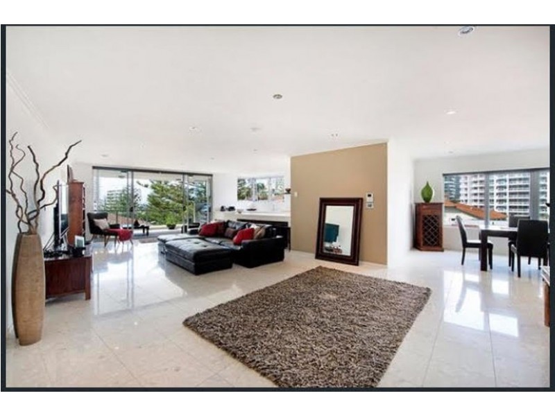 Unit 9 120 Surf Parade, Broadbeach QLD 4218