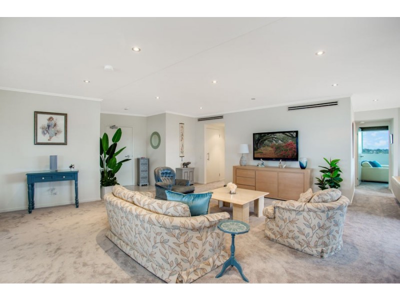 Unit 9 120 Surf Parade, Broadbeach QLD 4218