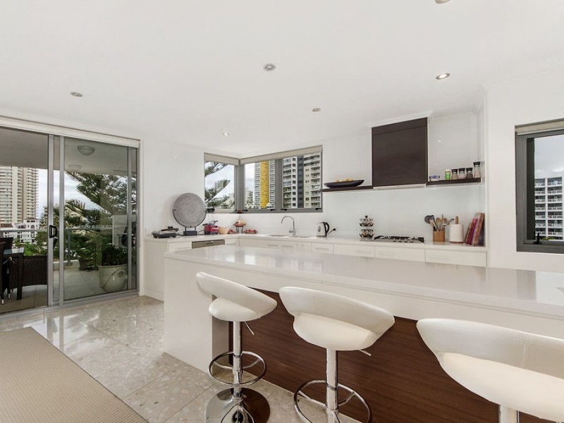 Unit 9 120 Surf Parade, Broadbeach QLD 4218