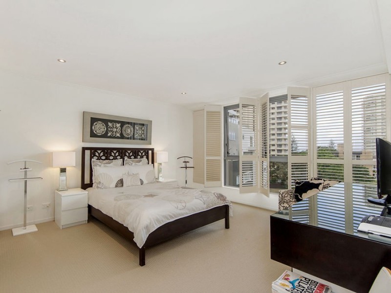 Unit 9 120 Surf Parade, Broadbeach QLD 4218