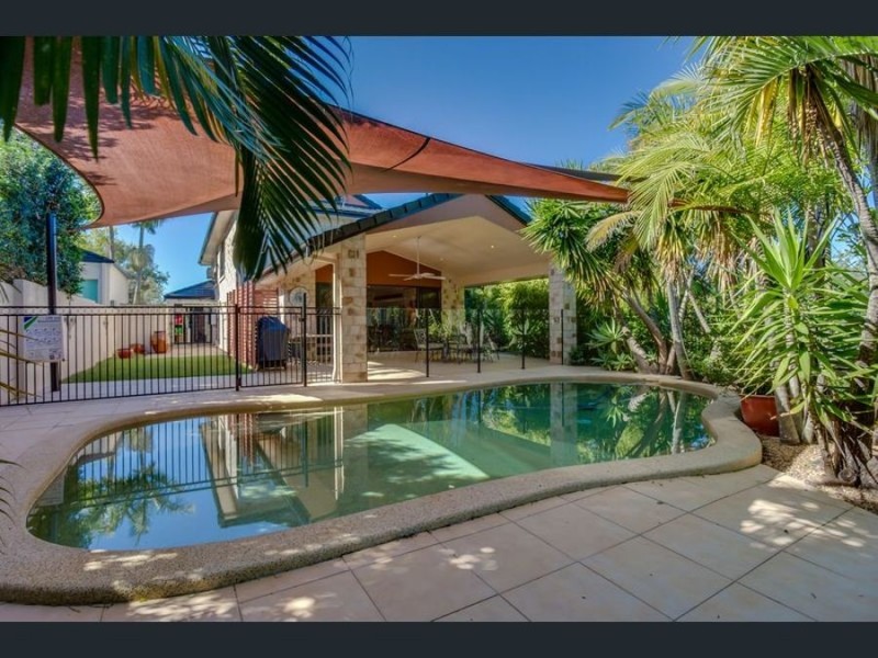 2 Sagitta Place, Robina QLD 4226