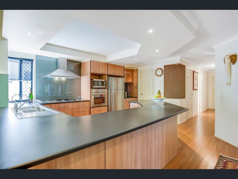 2 Sagitta Place, Robina QLD 4226