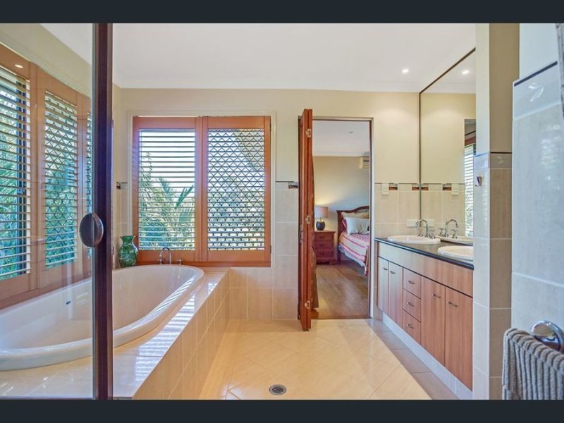 2 Sagitta Place, Robina QLD 4226