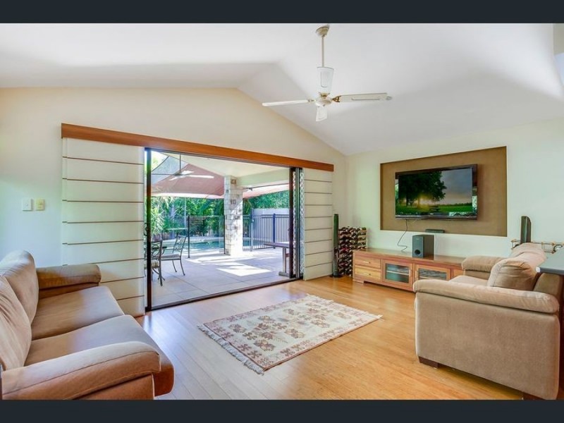 2 Sagitta Place, Robina QLD 4226