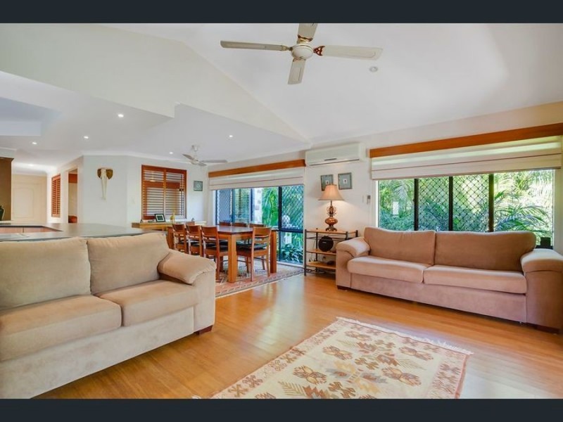 2 Sagitta Place, Robina QLD 4226