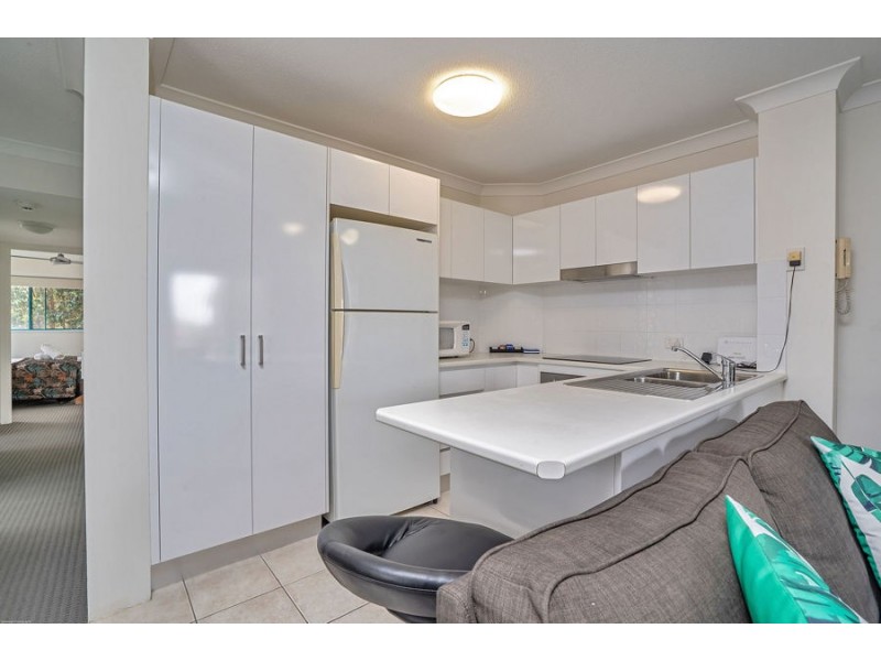 35/112-116 Surf Parade, Broadbeach QLD 4218