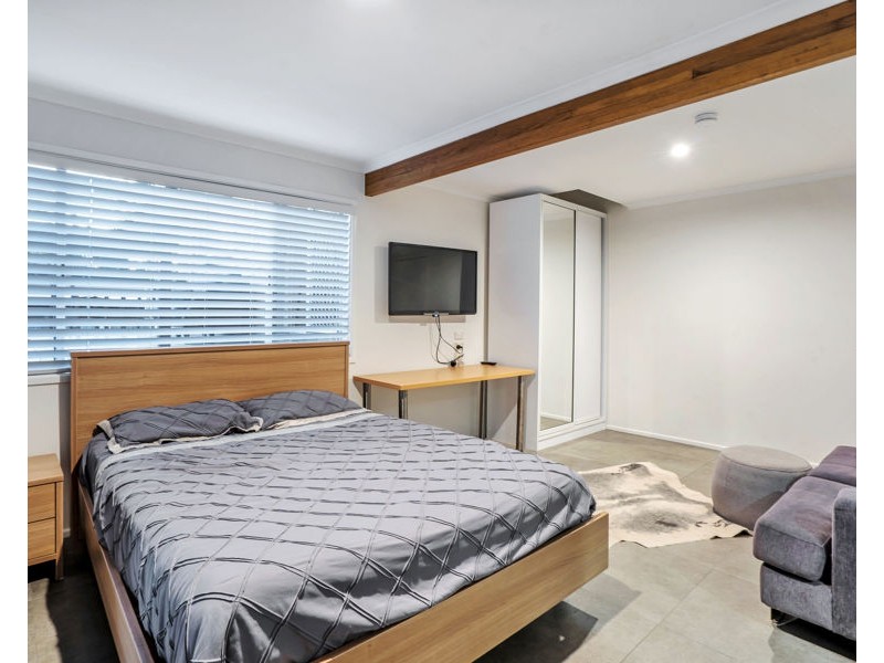 127 Alison Road, Carrara QLD 4211