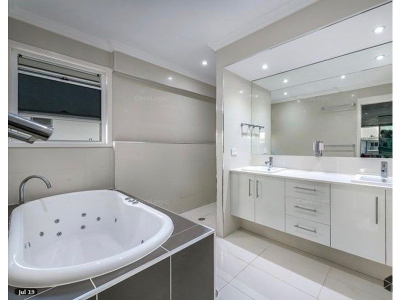 19 North Quay Drive, Biggera Waters QLD 4216