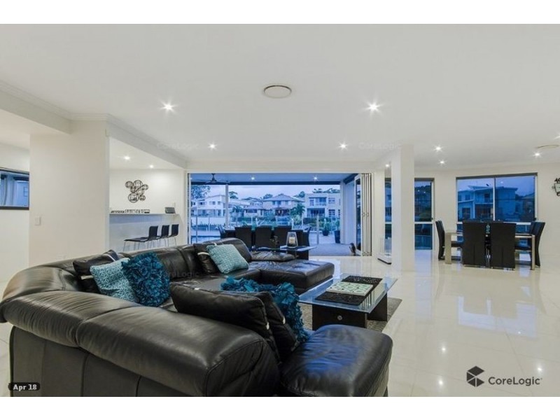 19 North Quay Drive, Biggera Waters QLD 4216