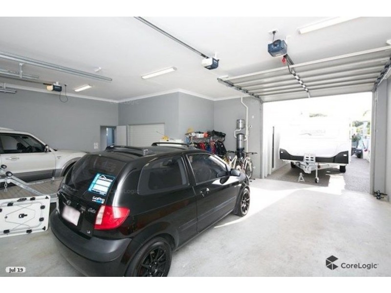 19 North Quay Drive, Biggera Waters QLD 4216