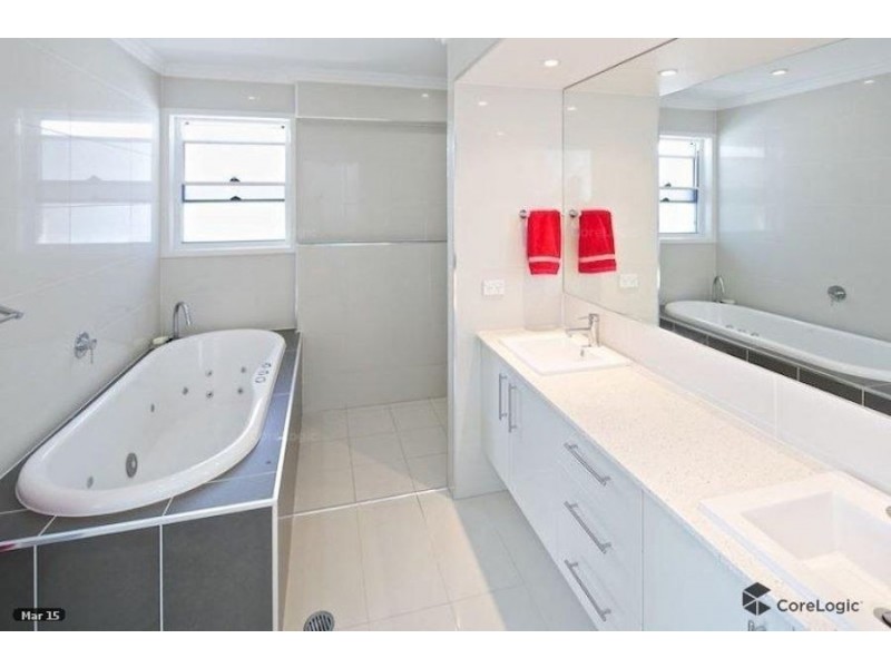 19 North Quay Drive, Biggera Waters QLD 4216