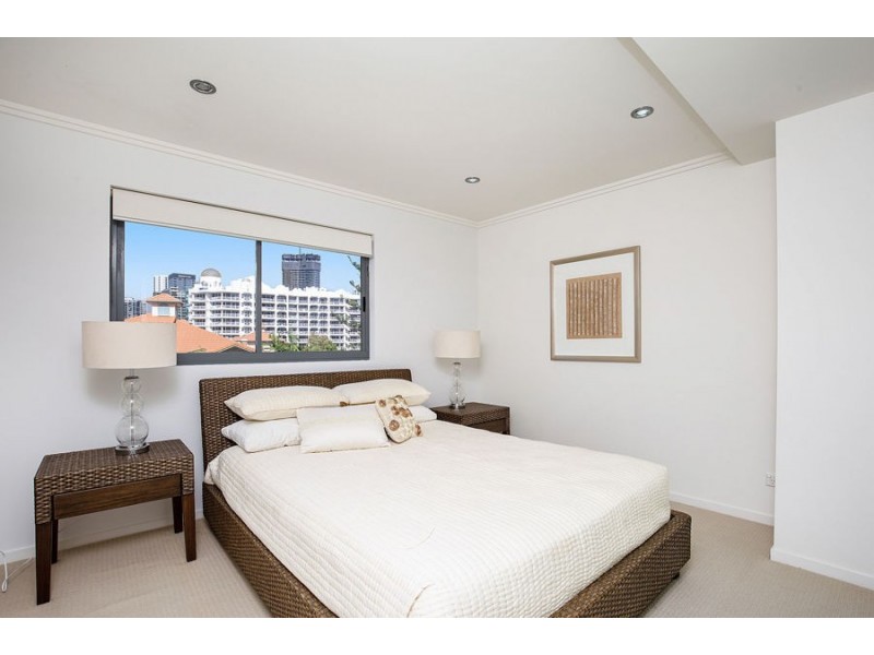 23/120 Surf Parade, Broadbeach QLD 4218