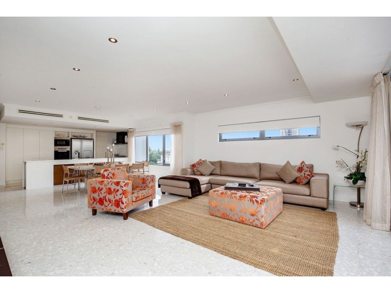 23/120 Surf Parade, Broadbeach QLD 4218