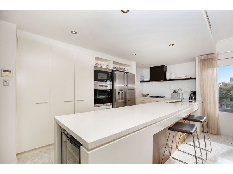 23/120 Surf Parade, Broadbeach QLD 4218