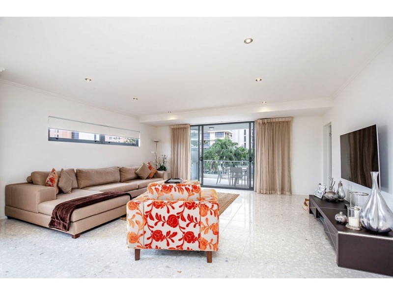 23/120 Surf Parade, Broadbeach QLD 4218