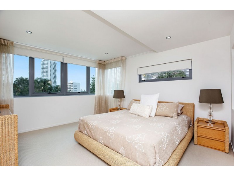 23/120 Surf Parade, Broadbeach QLD 4218
