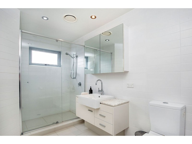 23/120 Surf Parade, Broadbeach QLD 4218