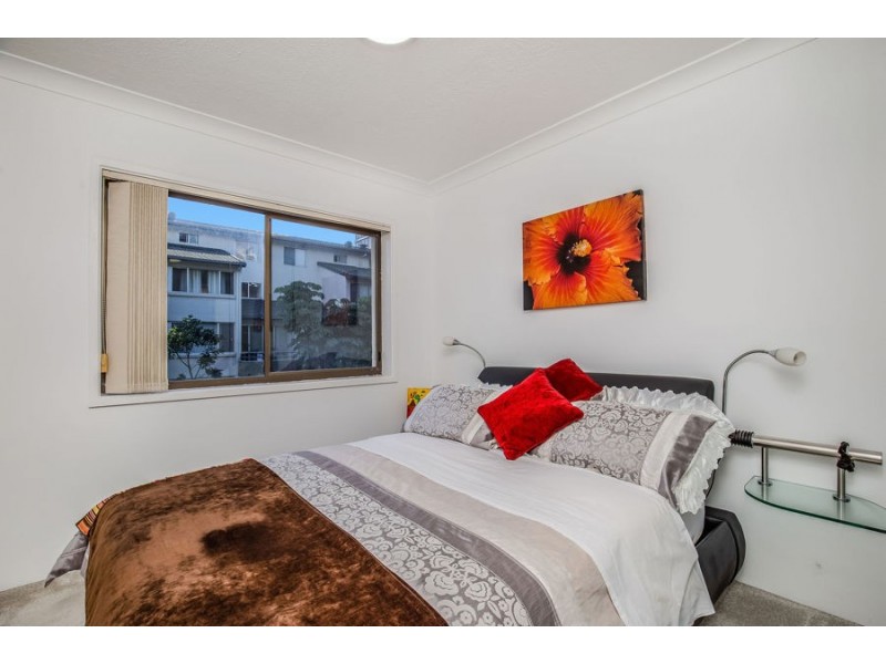 5/37 Australia Avenue, Broadbeach QLD 4218